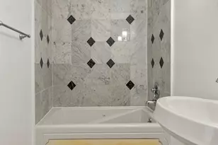 5740 N Sheridan Rd, Chicago, IL 60660 - Photo 16