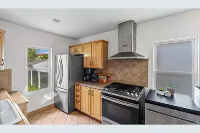 3239 N Osceola Avenue, Chicago, IL 60634 - Photo 2