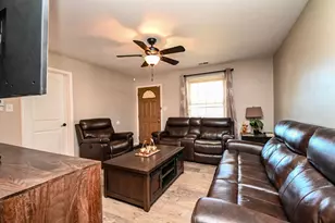5150 Winona Ln, Gurnee, IL 60031 - Photo 4