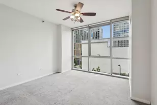 123 S Green St, Chicago, IL 60607 - Photo 12