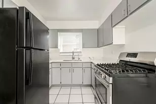 127 S Hawthorne Blvd, Mundelein, IL 60060 - Photo 10