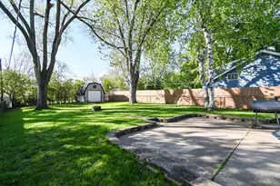 127 S Hawthorne Blvd, Mundelein, IL 60060 - Photo 30