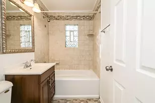 127 S Hawthorne Blvd, Mundelein, IL 60060 - Photo 16