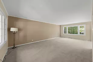 26W257 Blackhawk Dr, Wheaton, IL 60189 - Photo 4