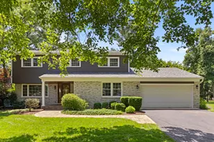 26W257 Blackhawk Dr, Wheaton, IL 60189 - Photo 2