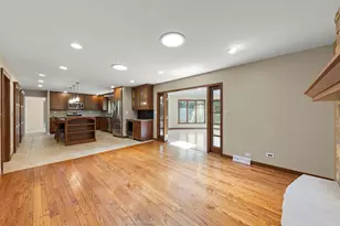 26W257 Blackhawk Dr, Wheaton, IL 60189 - Photo 12