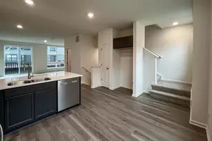 392 Summit Cir, Lombard, IL 60148 - Photo 6