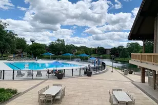 301 Lake Hinsdale Dr, Willowbrook, IL 60527 - Photo 24