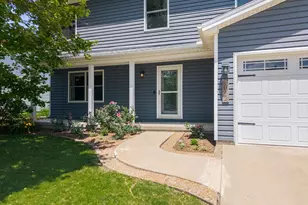 3122 Eagle Creek Dr, Bloomington, IL 61704 - Photo 2