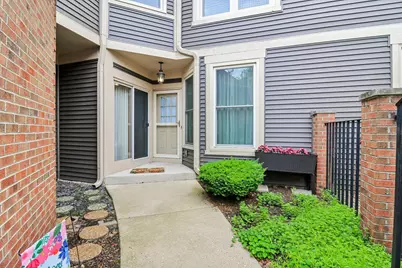 955 Heathrow Lane, Naperville, IL 60540 - Photo 2