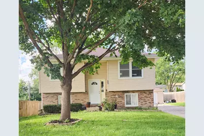 420 Robinhood Drive, Aurora, IL 60505 - Photo 1