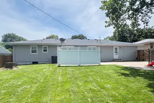 16 Woodruff Dr, Bloomington, IL 61701 - Photo 52