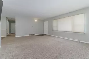 16 Woodruff Dr, Bloomington, IL 61701 - Photo 6