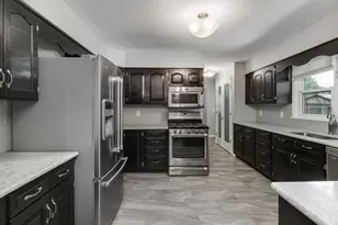 16 Woodruff Dr, Bloomington, IL 61701 - Photo 12