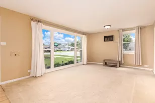 839 E Thacker St, Des Plaines, IL 60016 - Photo 4