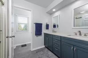2901 Harrisburg Ct, Lindenhurst, IL 60046 - Photo 20