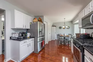 2901 Harrisburg Ct, Lindenhurst, IL 60046 - Photo 14