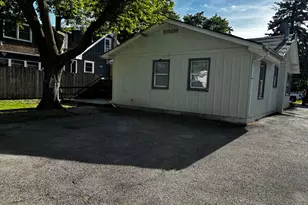 233 S Yale Ave, Addison, IL 60101 - Photo 6