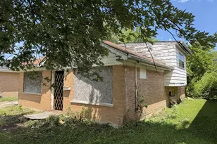583 Hickory St, Chicago Heights, IL 60411 - Photo 2