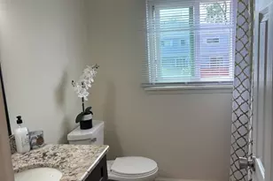 111 Greentree Ct, Bolingbrook, IL 60440 - Photo 10