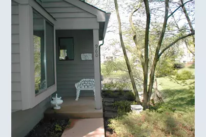 960 Shoreline Road #897, Lake Barrington, IL 60010 - Photo 2