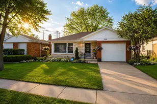 7810 Kilbourn Ave, Skokie, IL 60076 - Photo 1