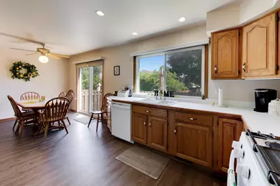 289 Barclay Drive, Glendale Heights, IL 60139 - Photo 8