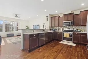 85 Marcel Ln, Schaumburg, IL 60194 - Photo 8