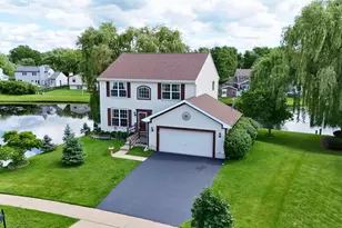 4003 Boone Creek Cir, McHenry, IL 60050 - Photo 2