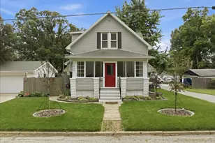 1406 W Empire St, Bloomington, IL 61701 - Photo 2
