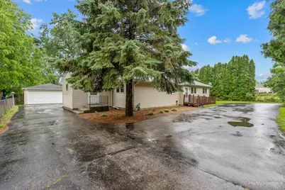 9011 W Sunset Drive, Wonder Lake, IL 60097 - Photo 2