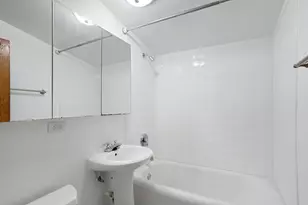 4101 W Oakdale Ave, Chicago, IL 60641 - Photo 16