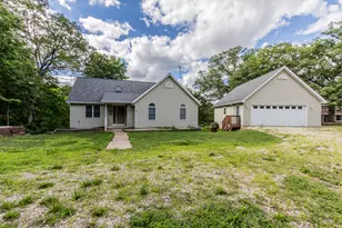 19 Chairtree Ct, Putnam, IL 61560 - Photo 1