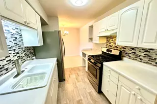 1880 Bonnie Lane, Hoffman Estates, IL 60169 - Photo 6