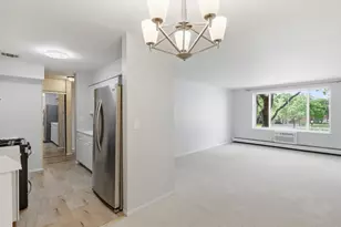 1880 Bonnie Lane, Hoffman Estates, IL 60169 - Photo 4