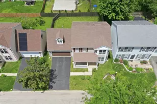 1758 Edith Ln, Aurora, IL 60504 - Photo 2