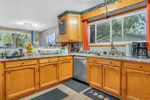 442 W Auburn Ln, Crete, IL 60417 - Photo 6