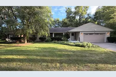 16 Falkirk Road, Hawthorn Woods, IL 60047 - Photo 1