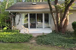 16 Falkirk Rd, Hawthorn Woods, IL 60047 - Photo 4