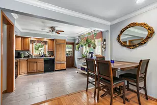 117 S Erie St, Wheaton, IL 60187 - Photo 6