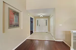 1955 W Overlook Ct, Round Lake, IL 60073 - Photo 10