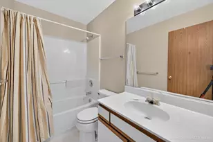 738 Silk Oak Ln, Crystal Lake, IL 60014 - Photo 16
