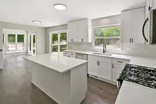 600 Brookstone Rd, Grayslake, IL 60030 - Photo 16