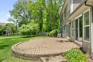 600 Brookstone Rd, Grayslake, IL 60030 - Photo 4