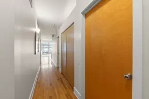 212 W Washington Ave, Chicago, IL 60606 - Photo 4