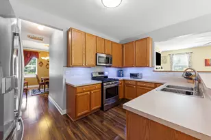 200 Brompton Ct, Oswego, IL 60543 - Photo 10