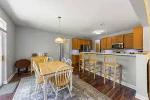 200 Brompton Ct, Oswego, IL 60543 - Photo 8