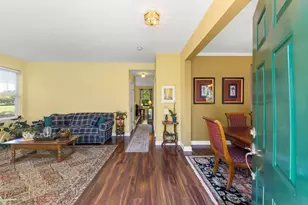 200 Brompton Ct, Oswego, IL 60543 - Photo 2