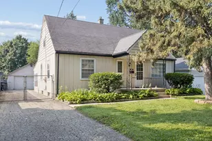 1106 Roosevelt Ave, Joliet, IL 60435 - Photo 1