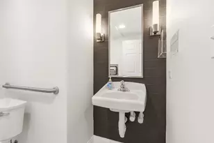532 W Fullerton Pkwy, Chicago, IL 60614 - Photo 4
